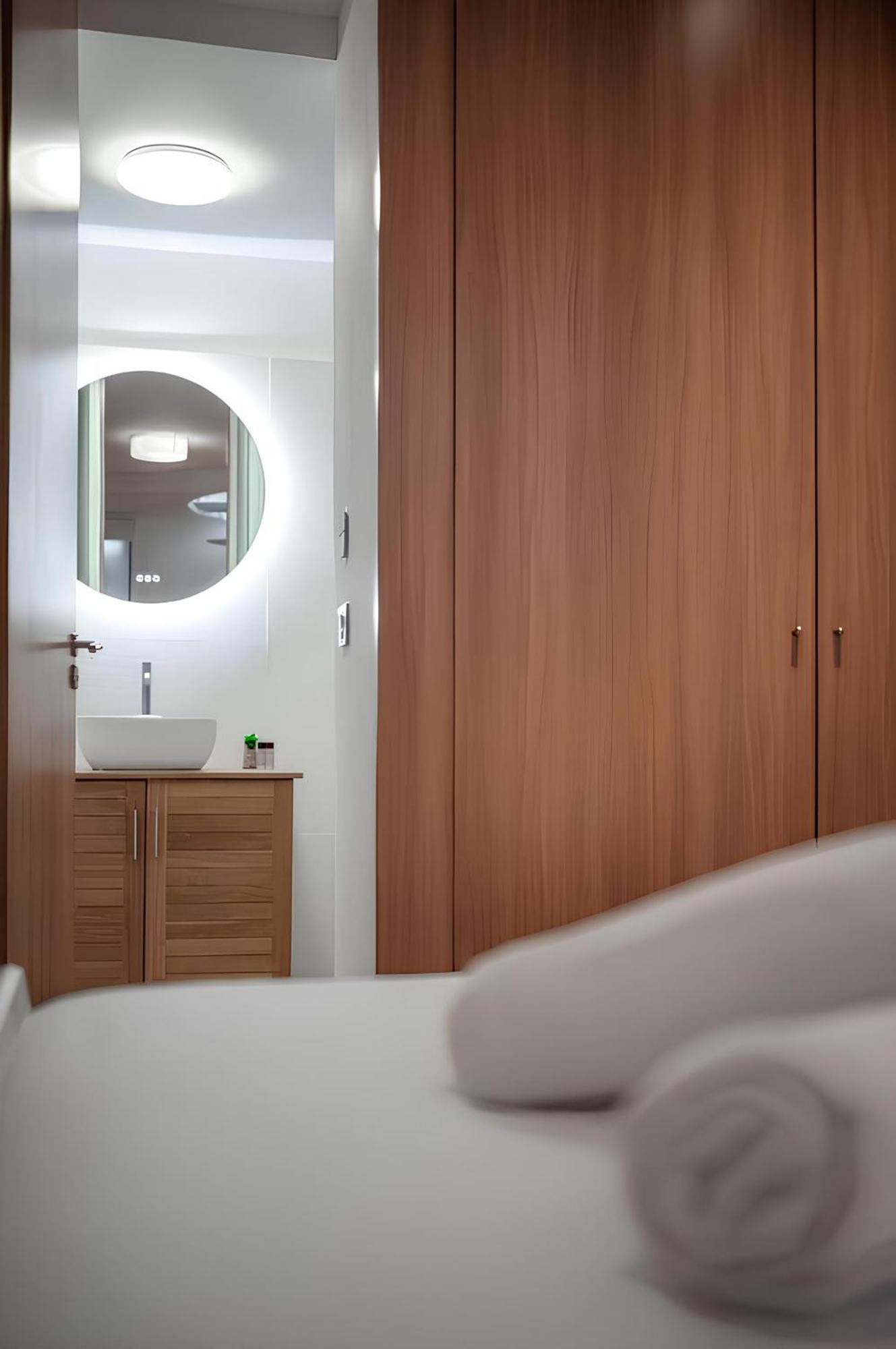 Cozy Appartement Plein Centre, Proche Gare/Plage Menton Exterior foto